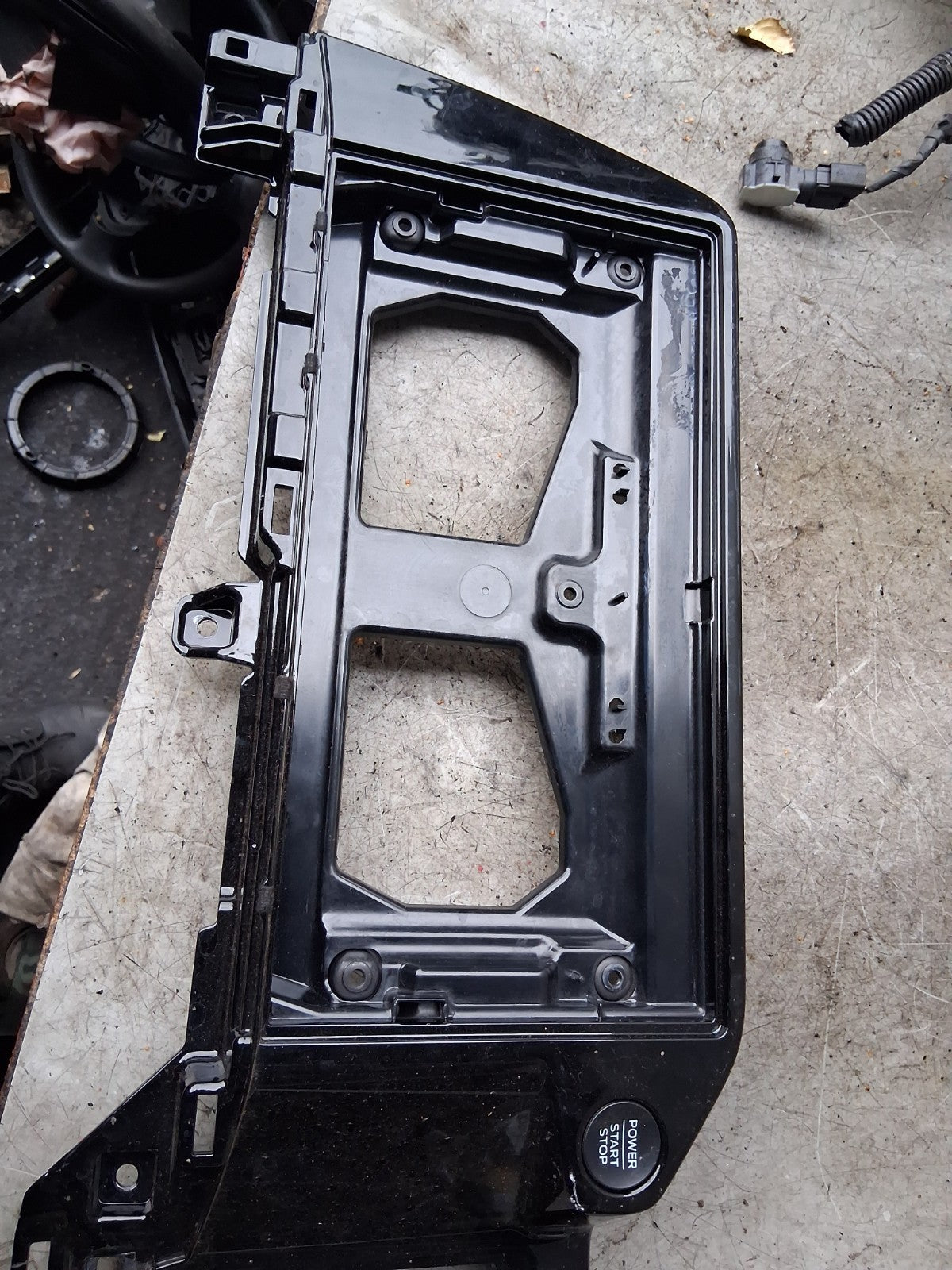 2024 FORD TRANSIT CUSTOM MK2 DISPLAY SCREEN TRIM METAL FRAME PZ3118B955DD3UAW