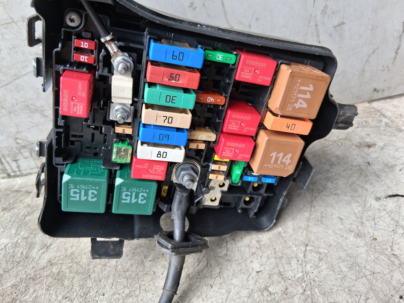2021 CITROEN C3 MK3 1.2 PETROL FUSE BOX RELAY BOX 9804848480