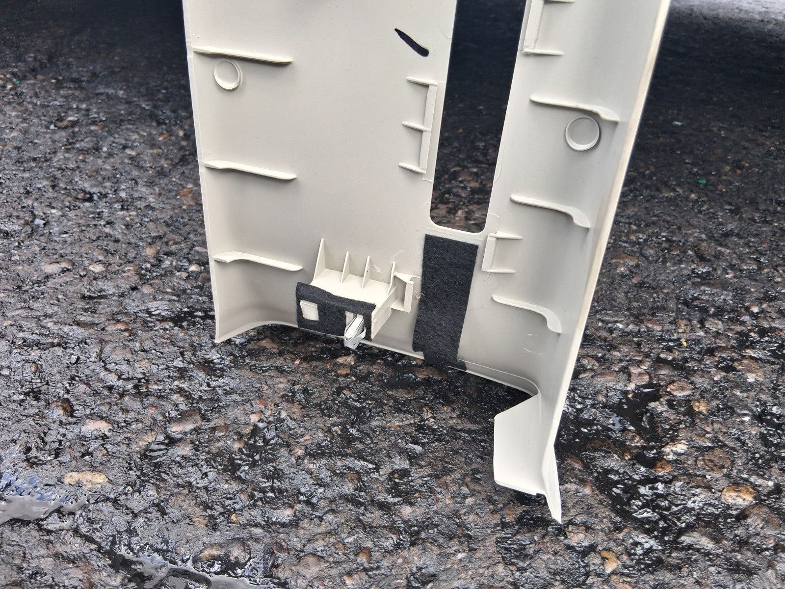 2024 FIAT DUCATO MK3 NSF PASSENGER SIDE FRONT A PILLAR TRIM PANEL 1305996070