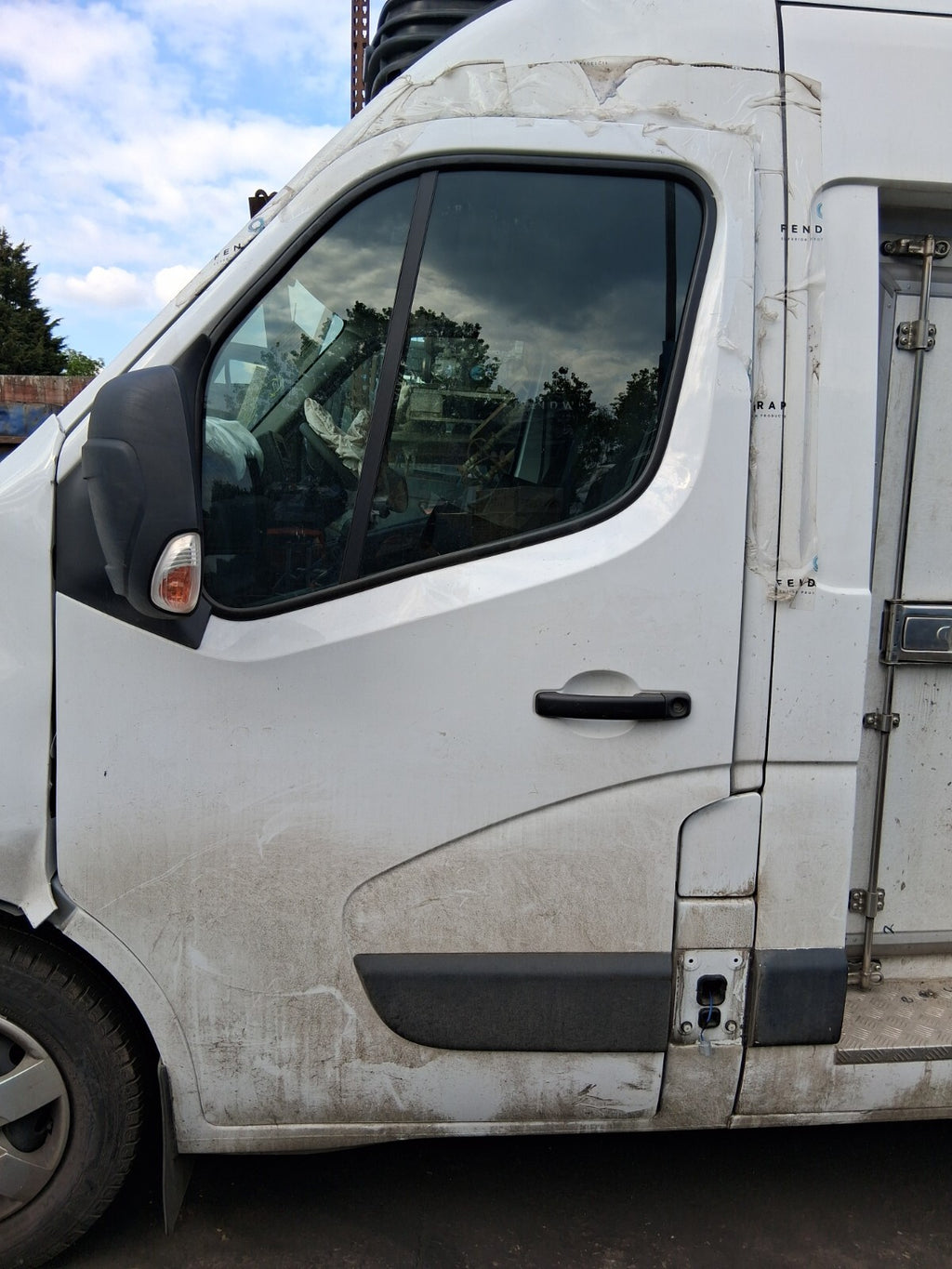 2024 NISSAN INTERSTAR MK2 NSF PASSENGER SIDE FRONT BARE DOOR WHITE