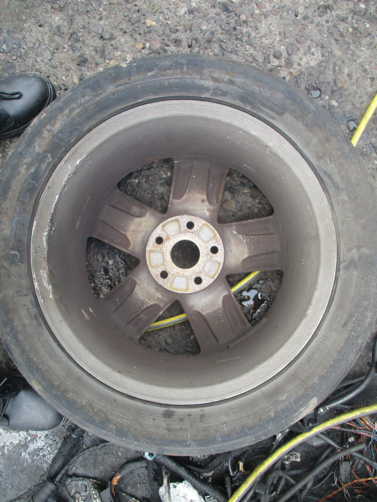 VW VOLKSWAGEN PASSAT 2006 B6 SALOON ALLOY WHEEL WITH 17 INCH TYRE