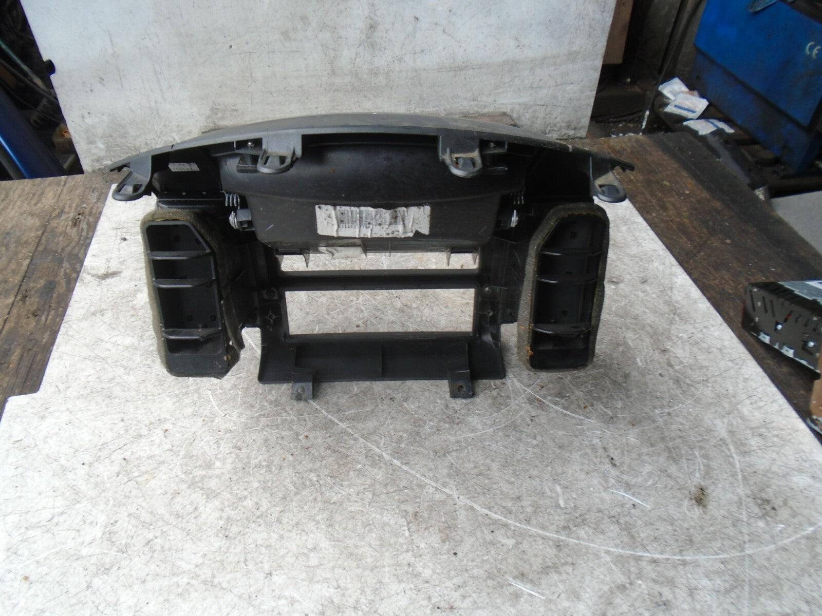 NISSAN NOTE 2008 MK1 E11 CENTRE CONSOLE STORAGE COMPARTMENT WITH AIR VENTS