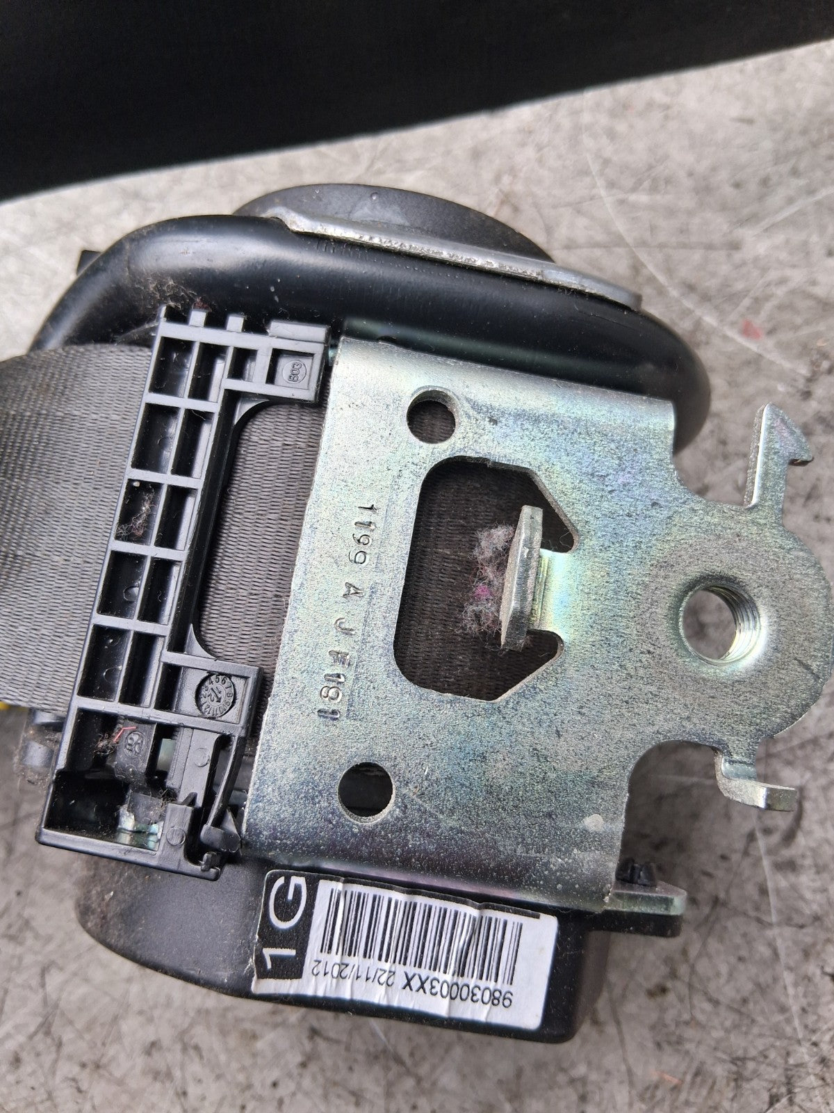 2012 PEUGEOT 208 NSF PASSENGER SIDE FRONT LEFT SEAT BELT 98030003