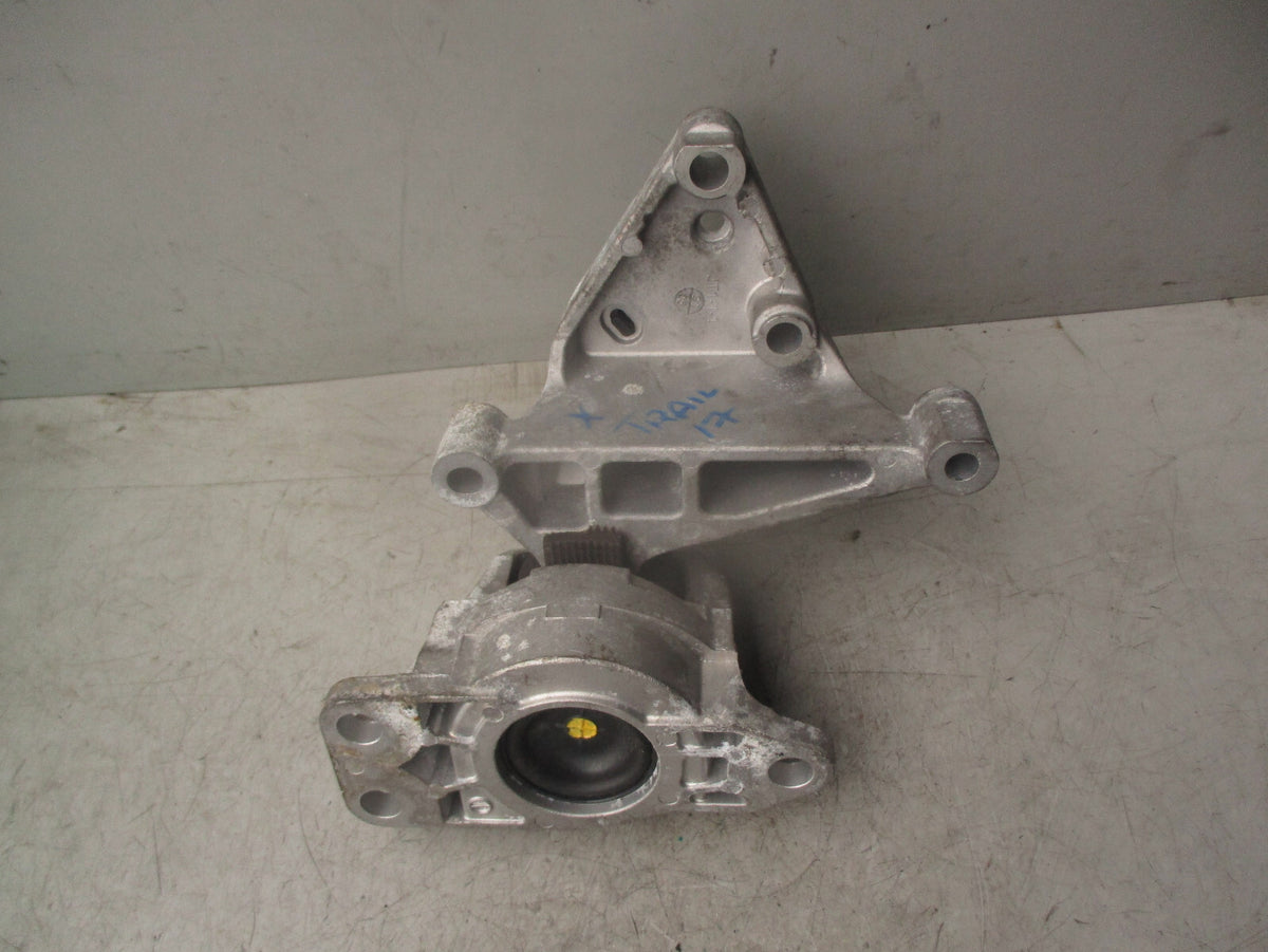 2017 NISSAN X TRAIL 1.3 PETROL OS DRIVER SIDE RIGHT ENGINE MOUNT
