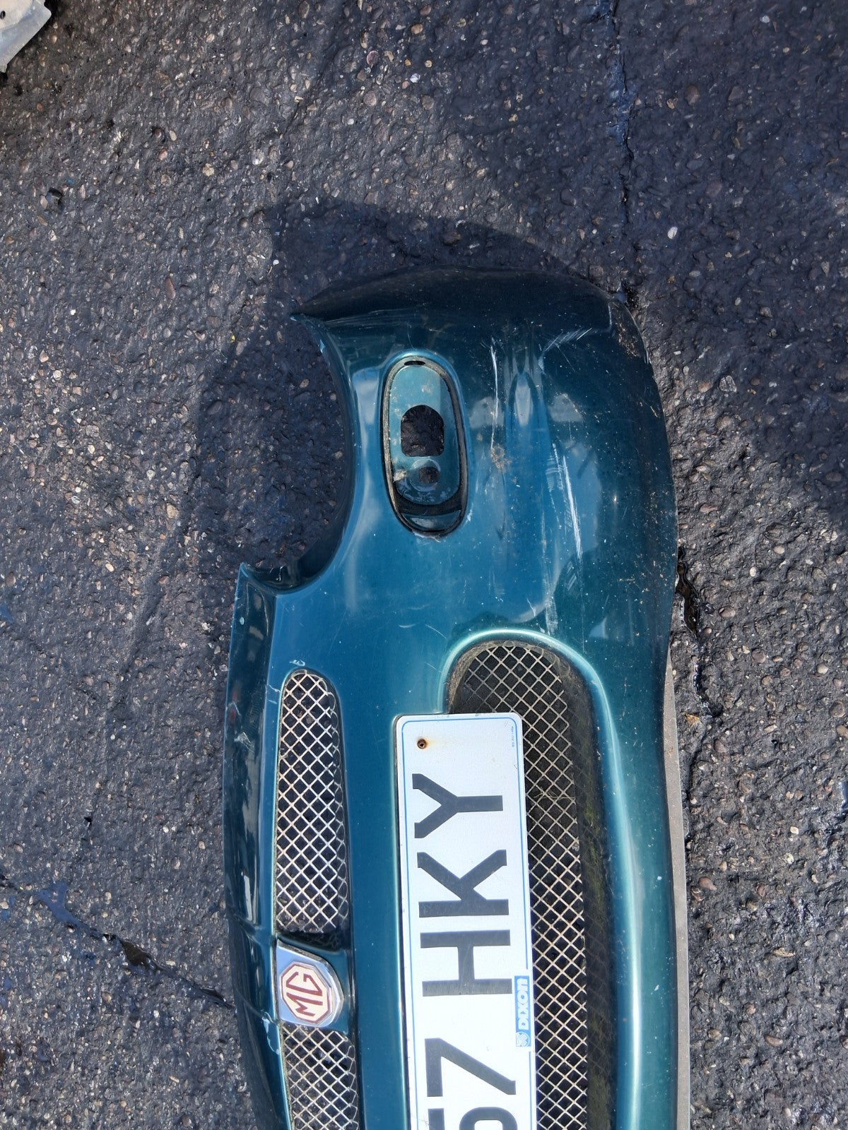 MG MGF 1996 MK1 COMPLETE FRONT BUMPER WITH GREEN BADGE GREEN