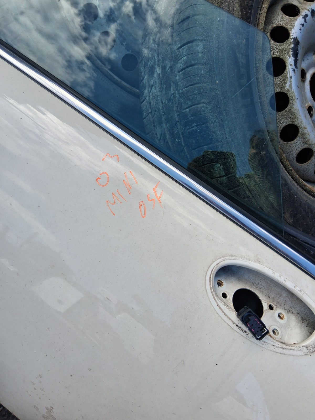 2003 BMW MINI COOPER R50 OSF DRIVER SIDE FRONT RIGHT COMPLETE DOOR