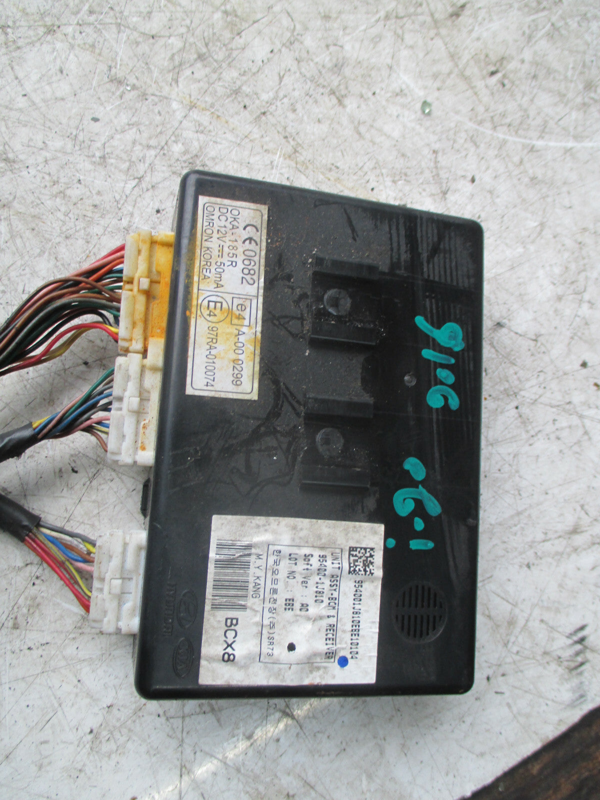 HYUNDAI I20 MK1 BCM BODY CONTROL MODULE UNIT 954001J810