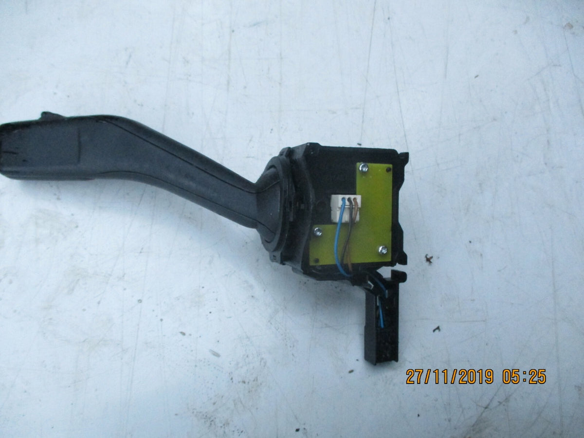 VOLKSWAGEN TOURAN 2010 INDICATOR LIGHT WIPER SWITCH STALK 1K0953513G 1K0953519H