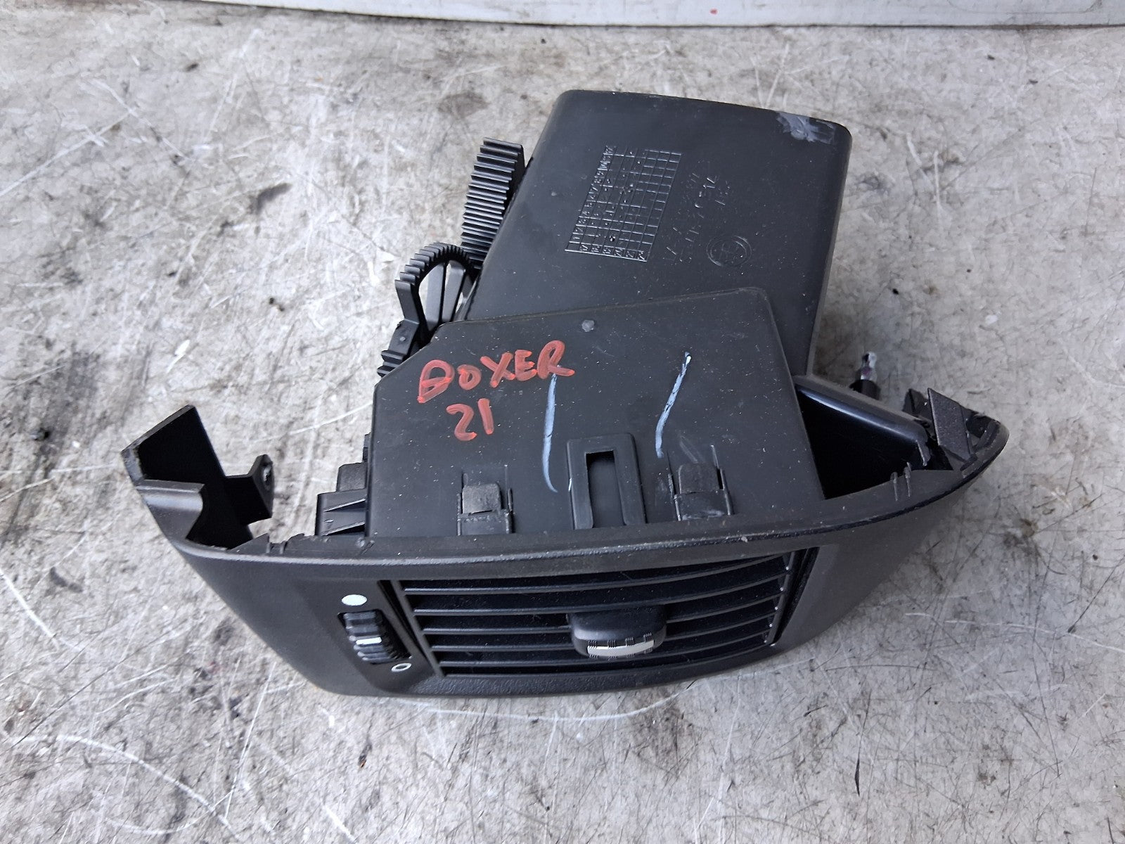 2021 PEUGEOT BOXER MK3 NSF PASSENGER SIDE FRONT LEFT AIR VENT 385822