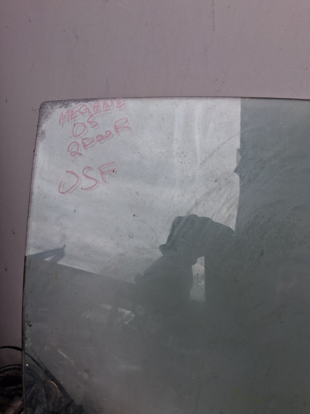 RENAULT MEGANE CC MK2 2005 OSF DRIVER SIDE FRONT RIGHT WINDOW GLASS 43R000017