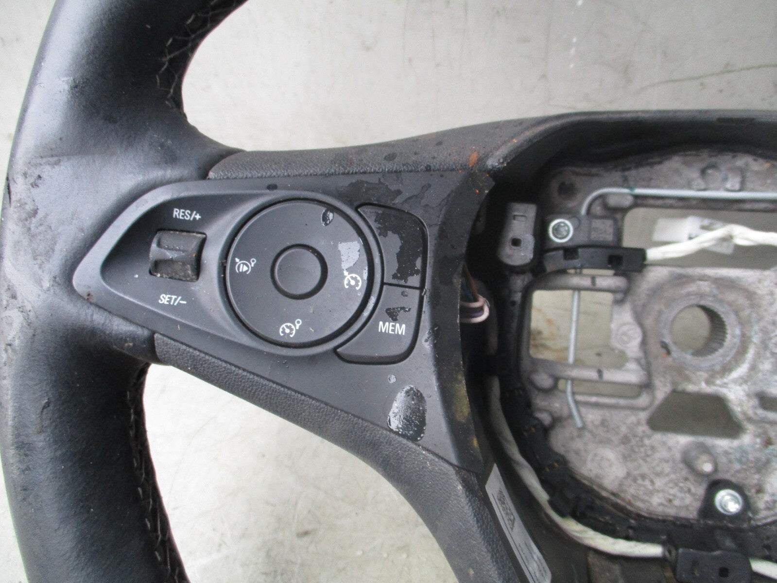 VAUXHALL CORSA F MULTIFUNCTION LEATHER STEERING WHEEL 647390500A