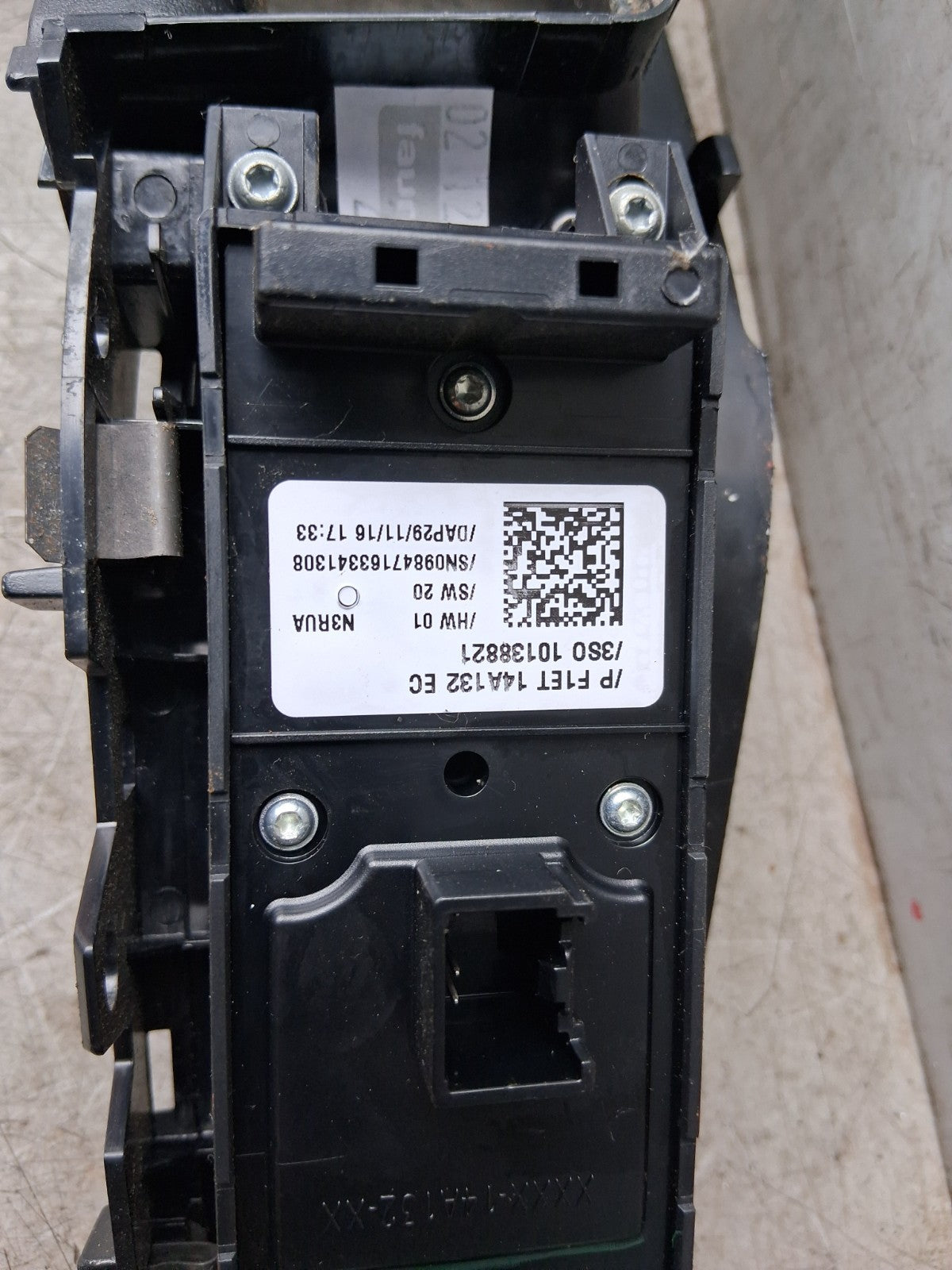 FORD FIESTA MK7 2016 5 DOOR OSF DRIVER SIDE FRON DOOR LOCK MECHANISM 10138821