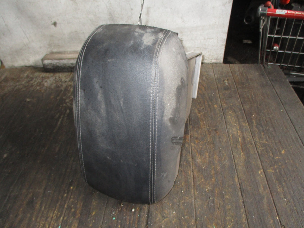 HYUNDAI IX35 2015 LEATHER CENTRE CONSOLE ARMREST