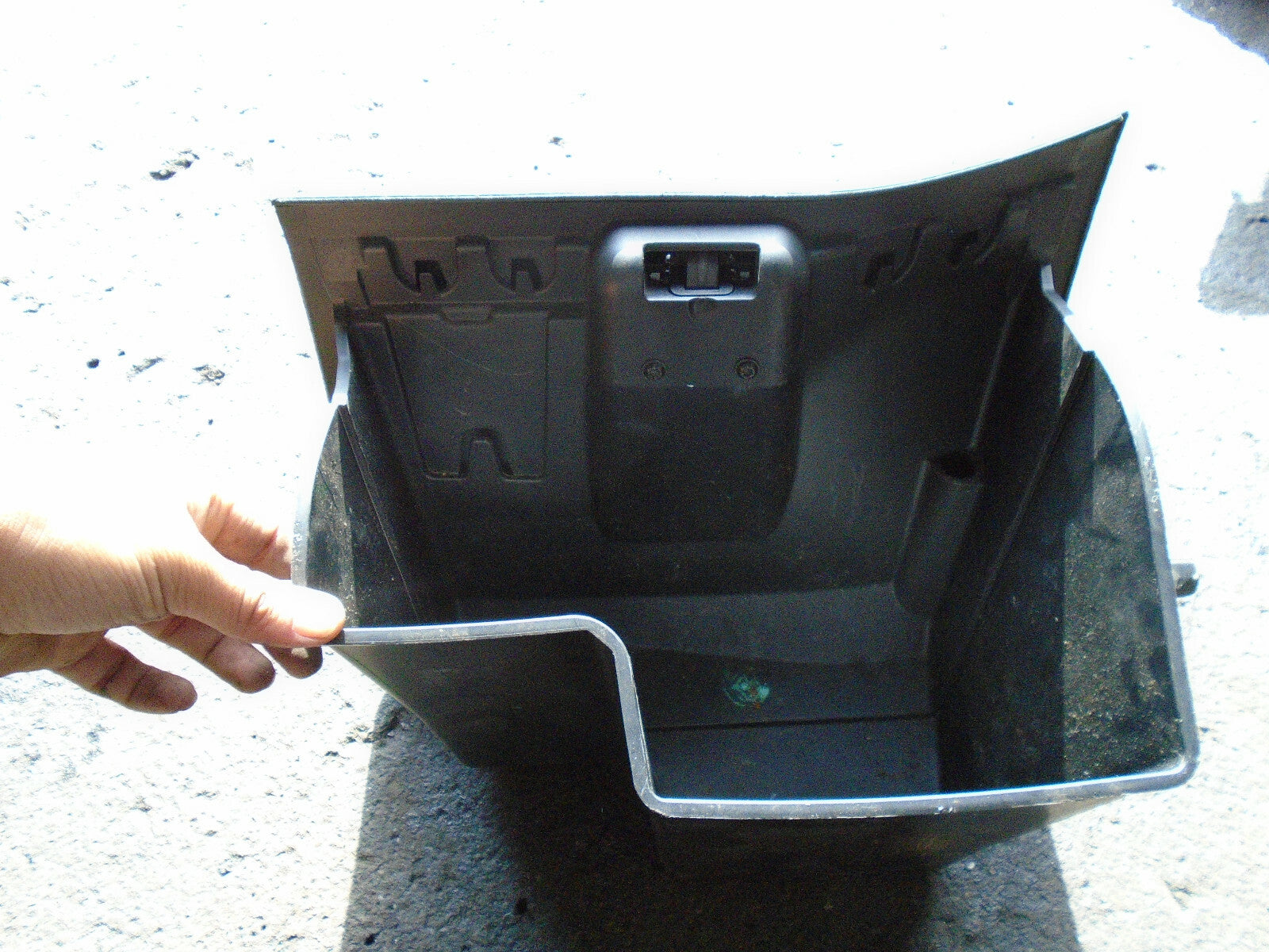FORD FIESTA MK7 NS PASSENGER SIDE GLOVEBOX STORAGE COMPARTMENT 8A61A06010BJW