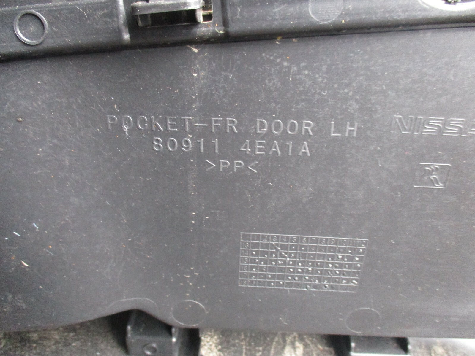 NISSAN QASHQAI J11 (MK2) NSF PASSENGER SIDE FRONT DOOR CARD 809114EA1A