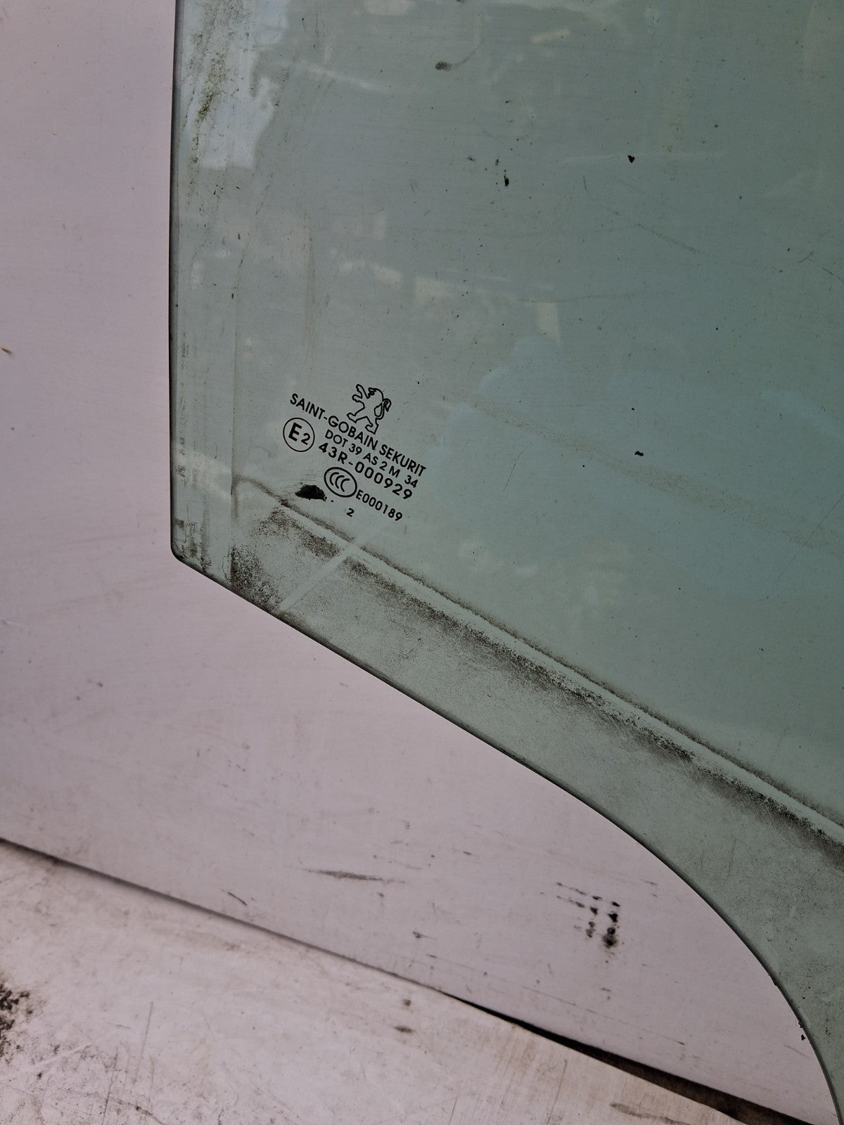 2012 PEUGEOT 3008 MK1 OSF DRIVER SIDE FRONT RIGHT WINDOW GLASS