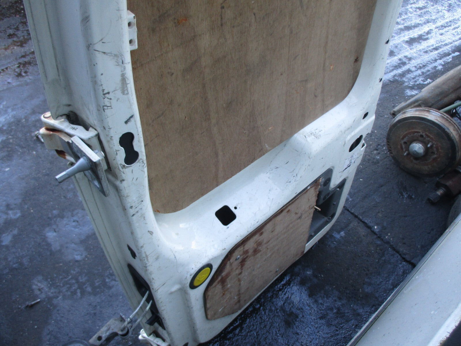 FORD TRANSIT CONNECT 2006 OSR DRIVER SIDE REAR COMPLETE DOOR