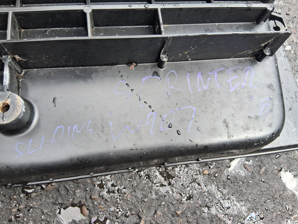 2020 MERCEDES BENZ SPRINTER NS PASSENGER SIDE SLIDING DOOR STEP TRIM A9106860500