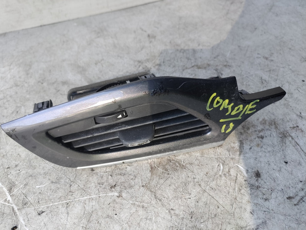 VAUXHALL CORSA E 2015 OS DRIVER SIDE AIR VENT 13384932