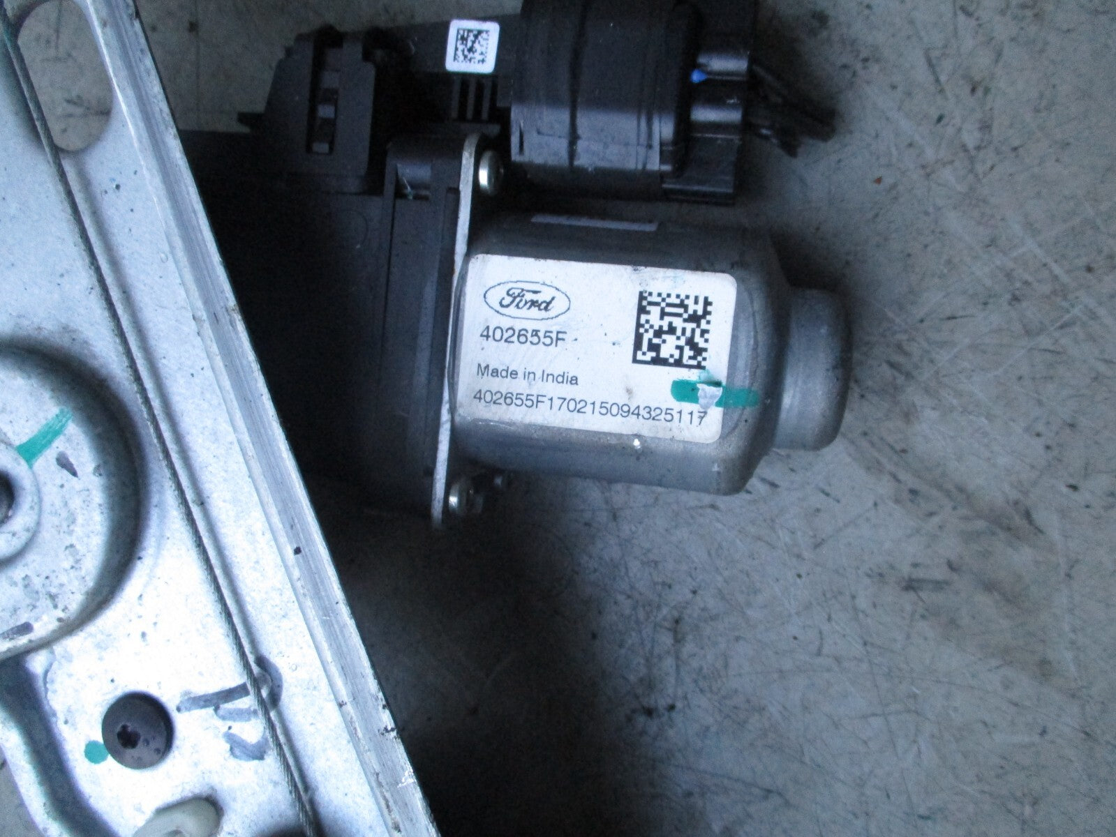 2017 FORD KA PLUS + OSF DRIVER SIDE FRONT WINDOW MOTOR REGULATOR 402655F