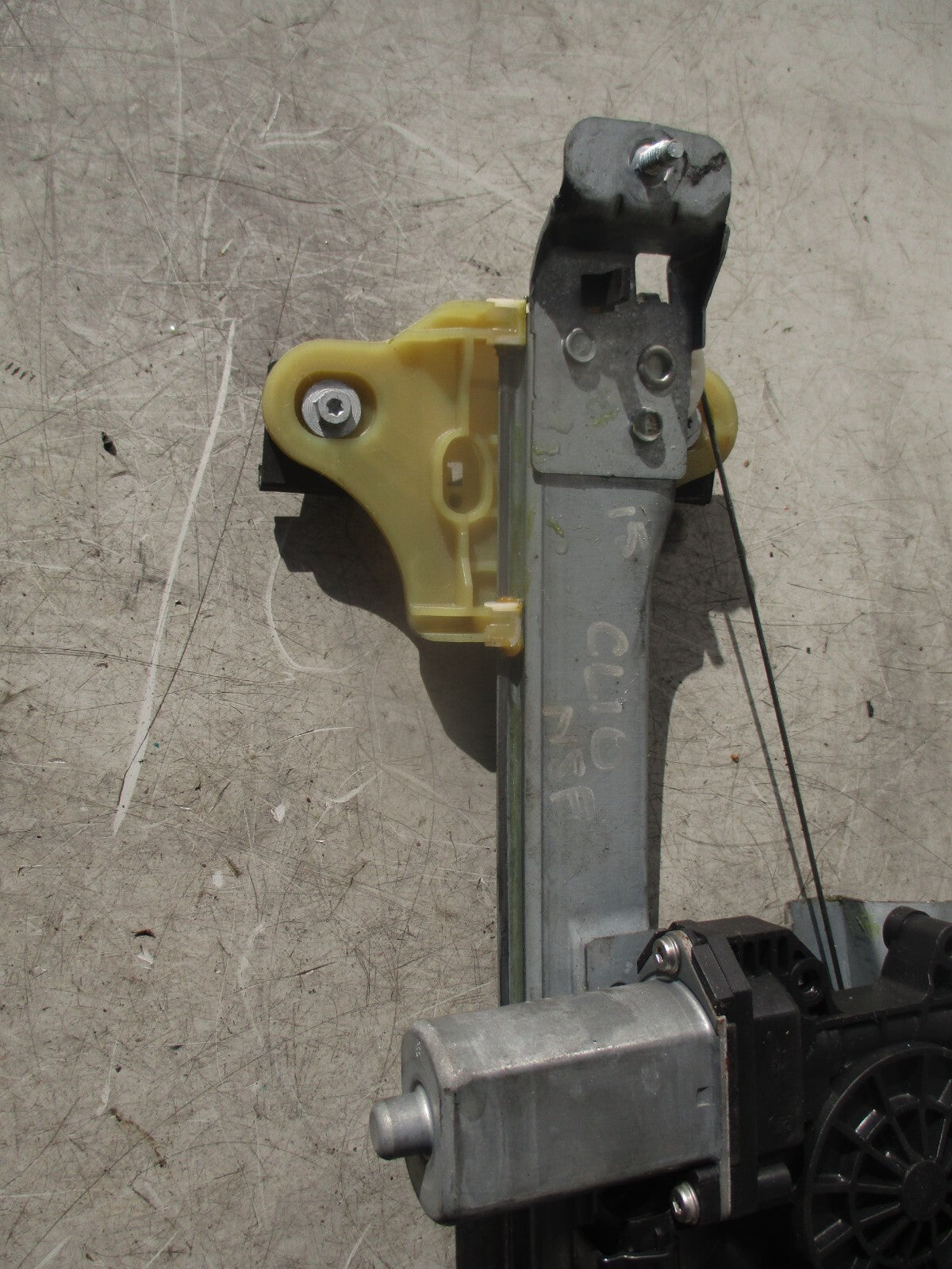 2015 RENAULT CLIO MK4 NSF PASSENGER FRONT WINDOW MOTOR & REGULATOR 807213867R