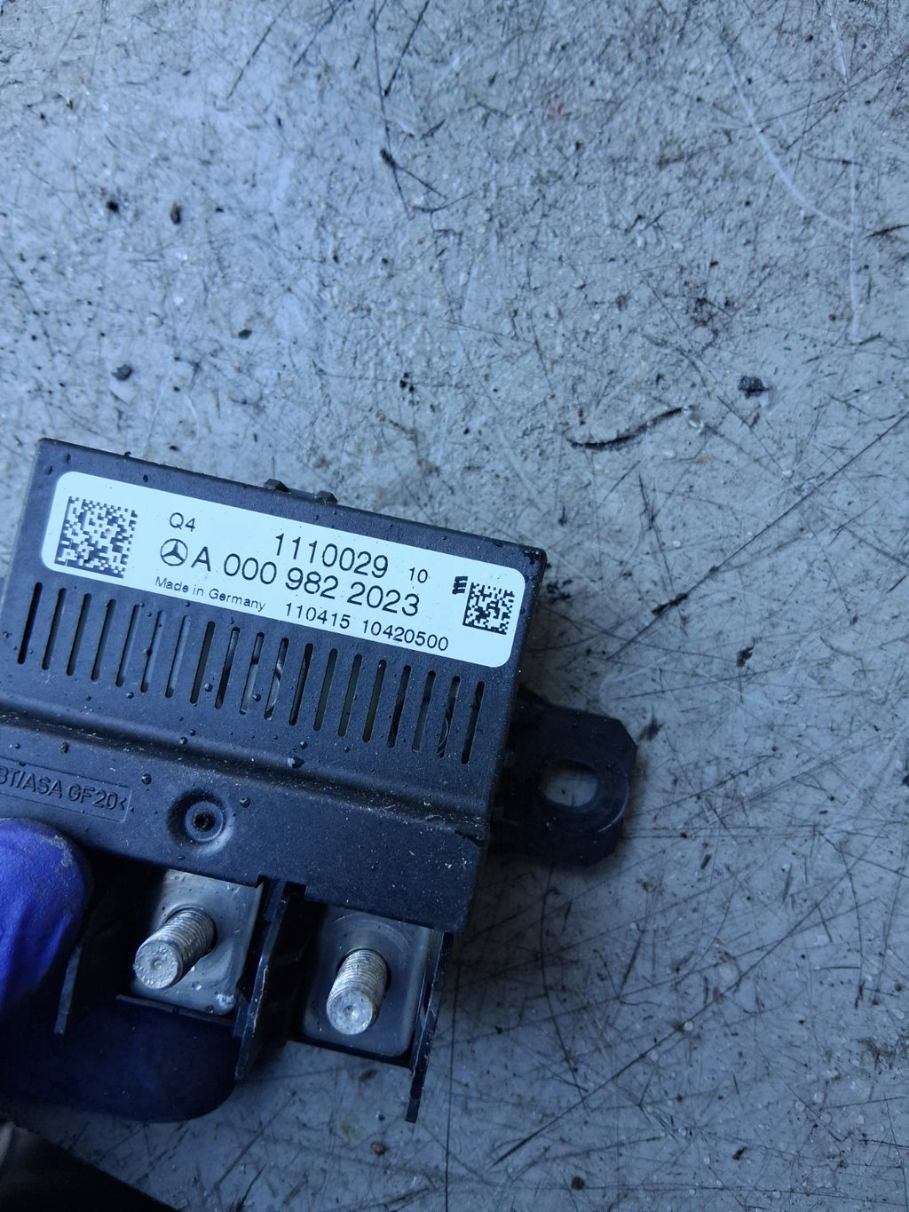 MERCEDES C CLASS BATTERY RELAY MODULE A0009822023