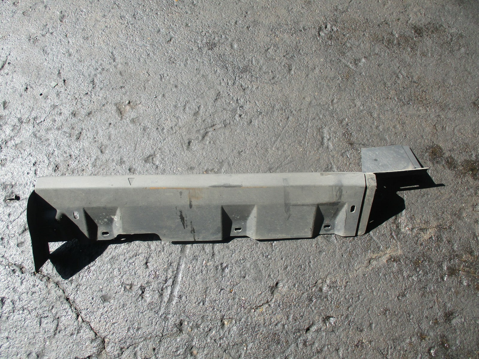 FORD TRANSIT CONNECT MK2 OS DRIVER SIDE SKIRT SILL COVER DT11R10154