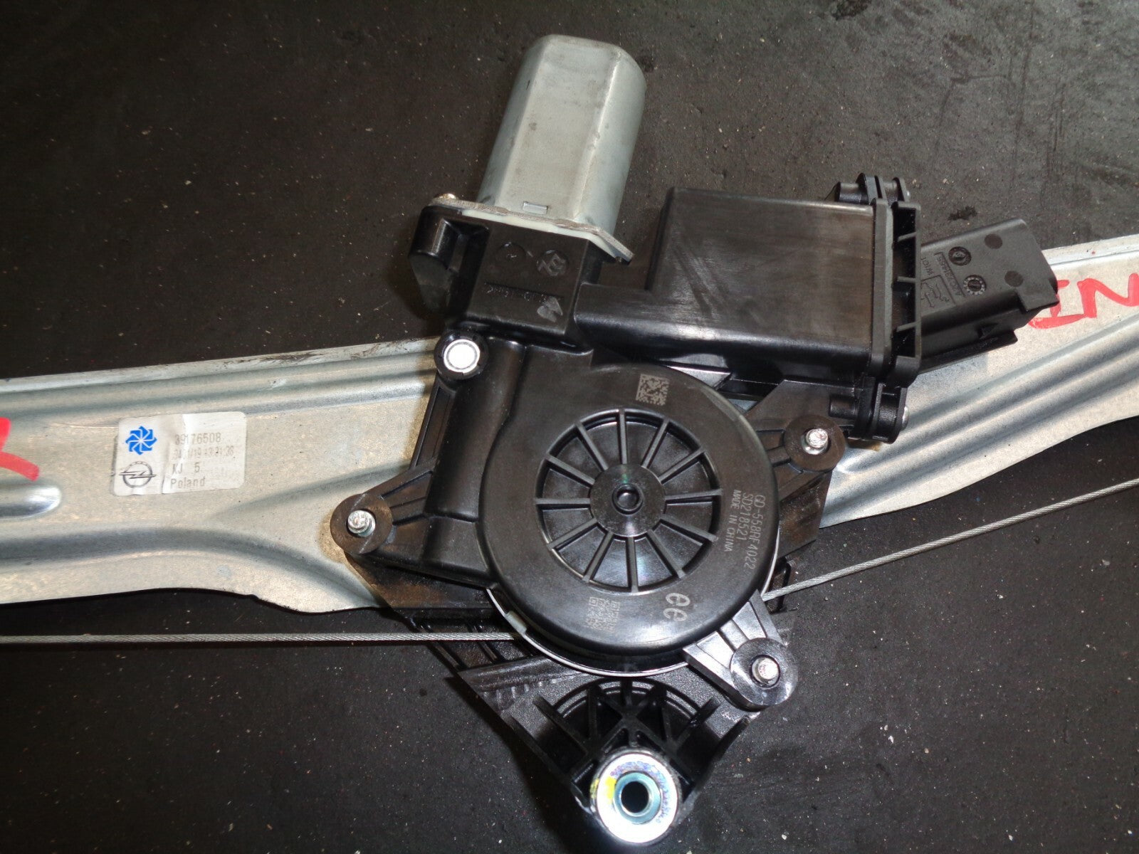 VAUXHALL INSIGNIA 2019 O/S/R DRIVER SIDE REAR WINDOW MOTOR & REGULATOR 39176508
