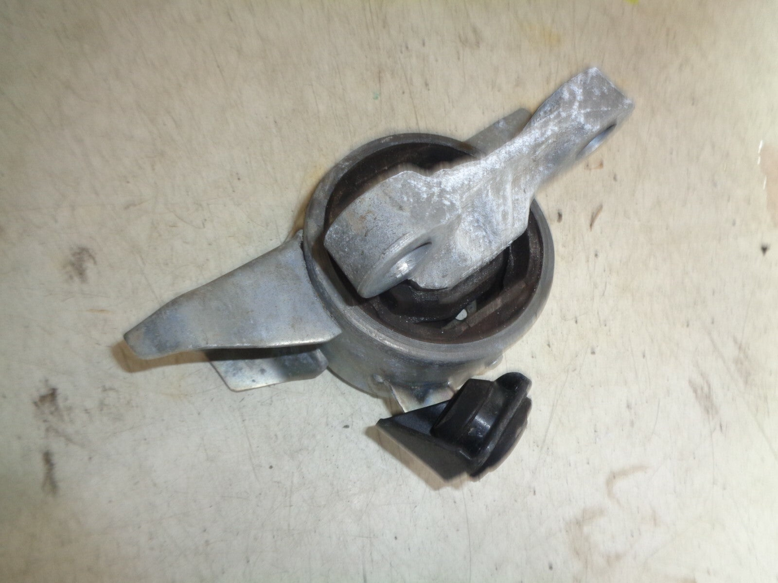 VAUXHALL CORSA E 2018 1.4 PETROL TURBO GEARBOX MOUNT 13427217