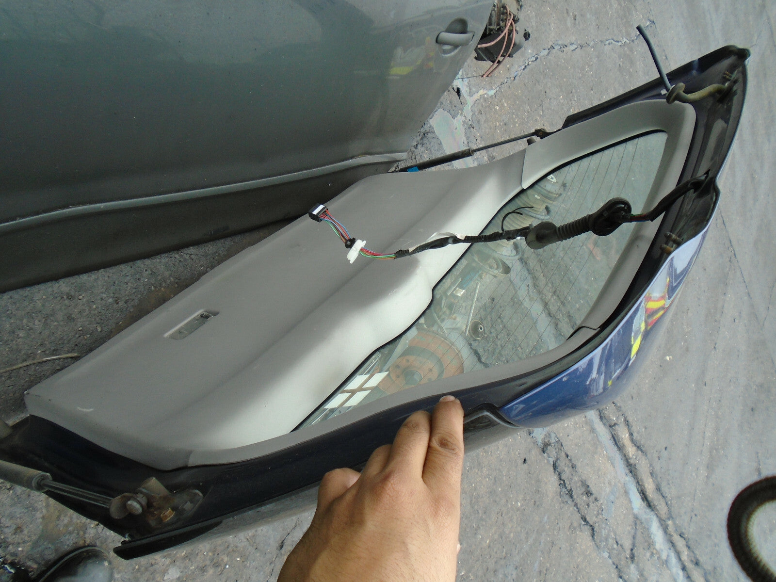 MAZDA PREMACY 2003 REAR COMPLETE TAILGATE BOOTLID BLUE