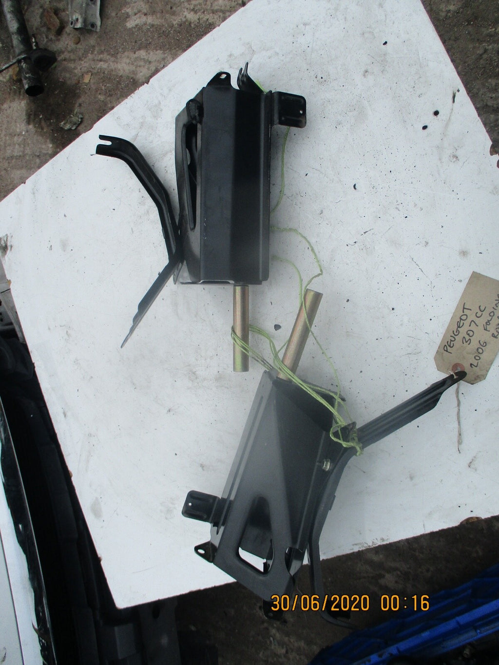 PEUGEOT 307 CC 307CC 2006 DRIVER PASSENGER SIDE FOLDING ROOF SUPPORT BRACKETS