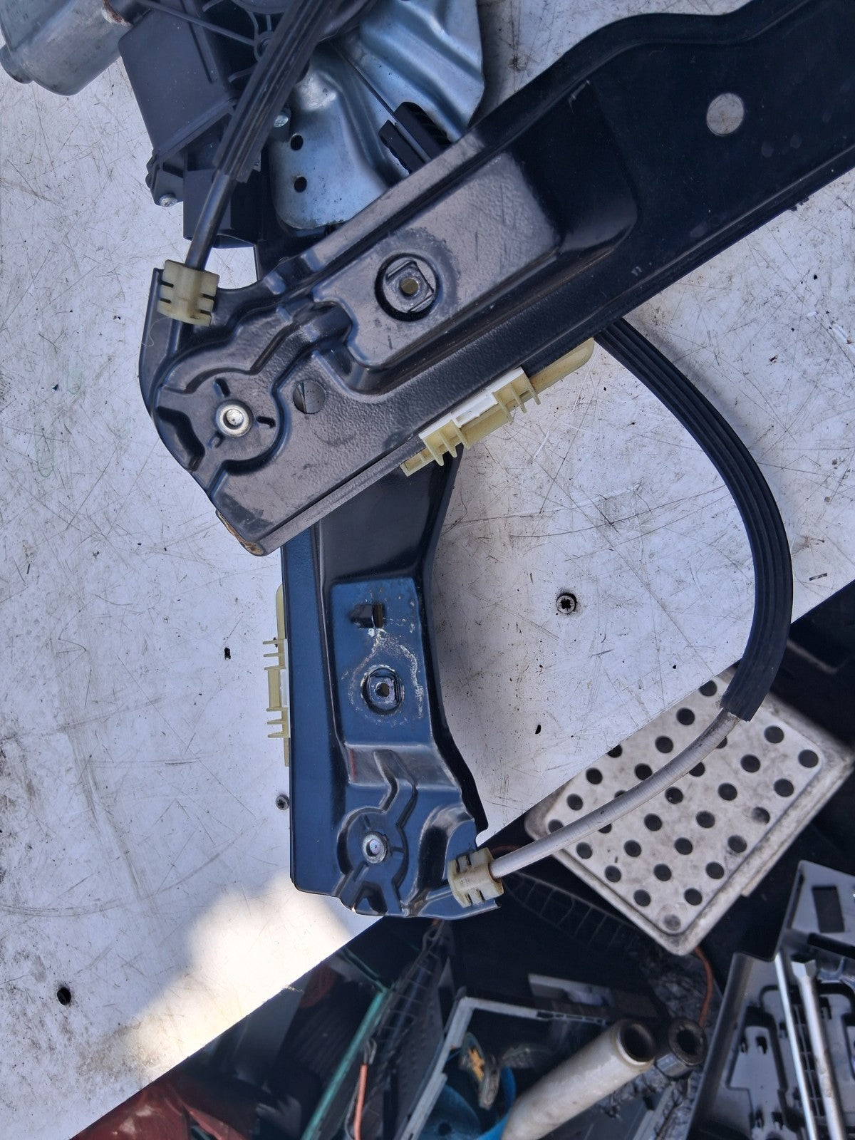 2018 ZAFIRA C OSF DRIVER SIDE FRONT RIGHT WINDOW MOTOR REGULATOR 915368104