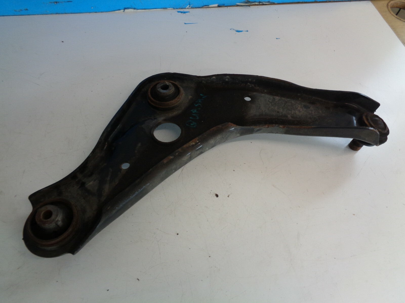 NISSAN QASHQAI J11 PASSENGER NEAR SIDE FRONT BOTTOM ARM LOWER WISHBONE