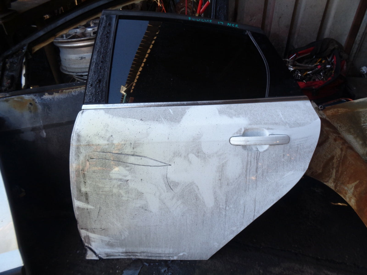 FORD FOCUS  MK3 2017 NSR PASSENGER SIDE REAR DOOR WHITE DAMAGED