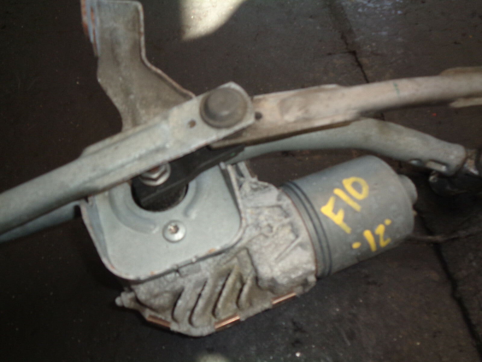 BMW 5 SERIES F10 2012 FRONT WINDSCREEN WIPER MOTOR LINKAGE 4899836