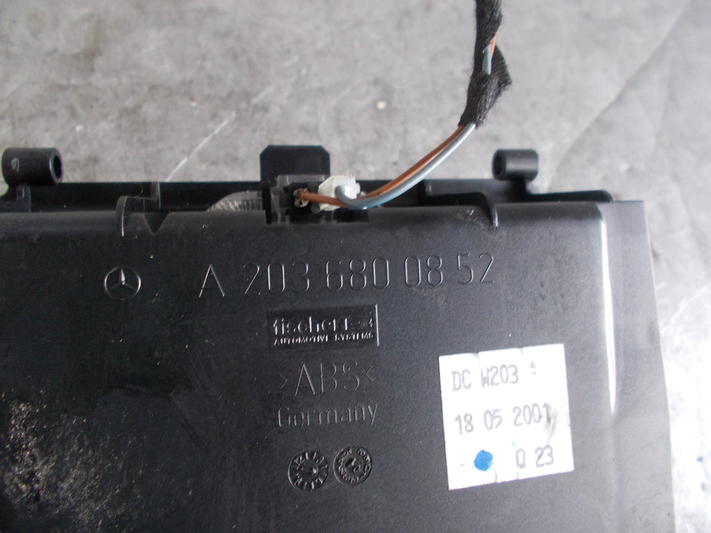 MERCEDES W203 C CLASS 2001 FRONT ASHTRAY A2036800852