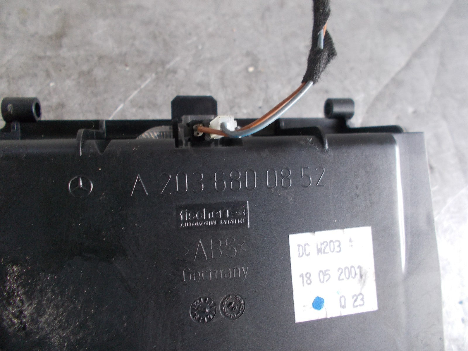 MERCEDES W203 C CLASS 2001 FRONT ASHTRAY A2036800852