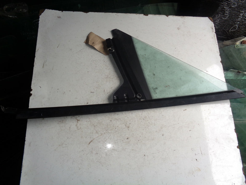 BMW Z3 1997 E36 NSF PASSENGER SIDE FRONT QUARTER GLASS