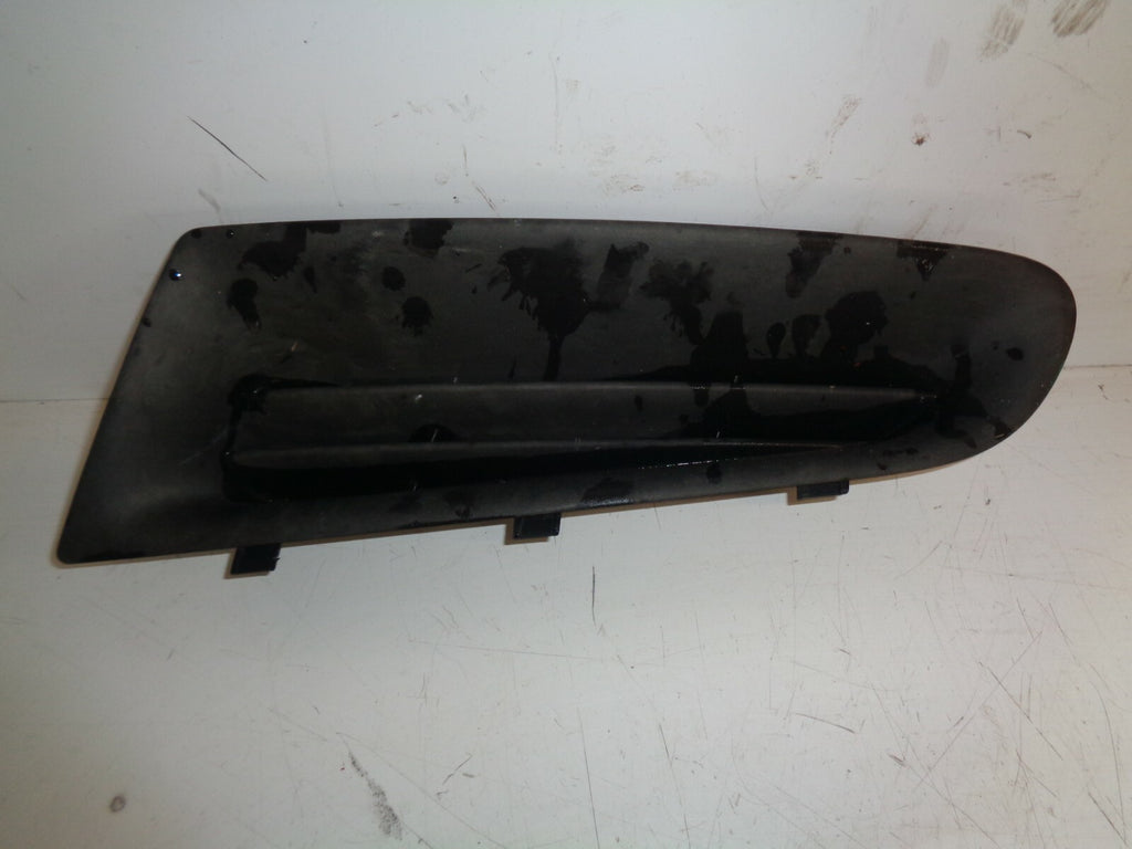 RENAULT CLIO MK3 05-09 NS FRONT PASSENGER SIDE BUMPER GRILL 1859431
