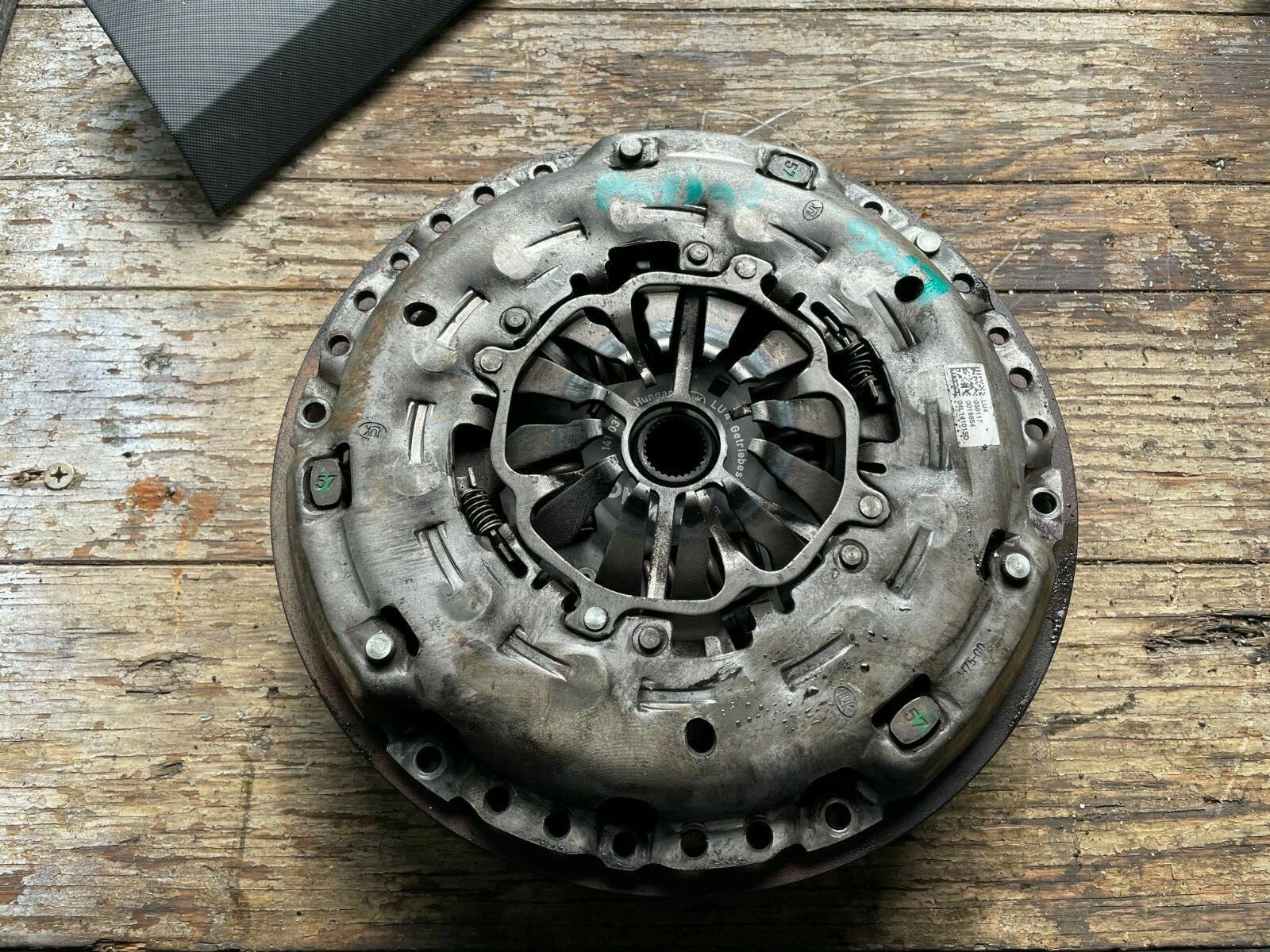 2017 VOLKSWAGEN PASSAT 1.6 DIESEL DCXA CLUTCH FLYWHEEL KIT 04L105269 04L141015D