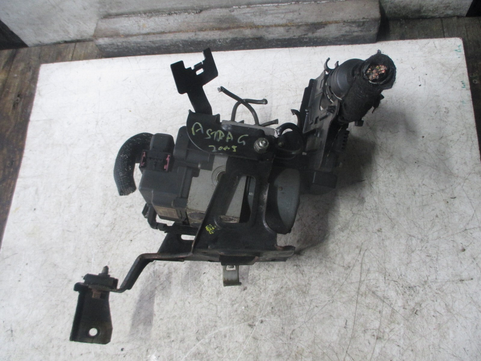 VAUXHALL ASTRA G MK4 2003 ABS PUMP CONTROL MODULE  90581417