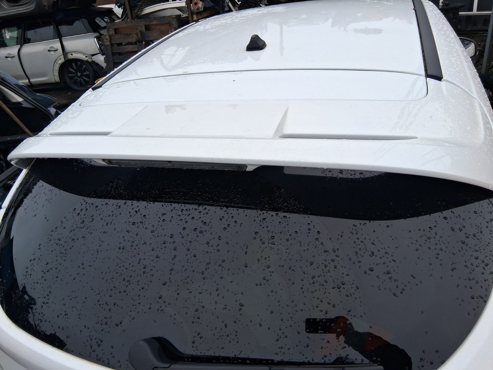 2017 FORD FOCUS MK3 COMPLETE REAR TAILGATE BOOTLID FROZEN WHITE 5F