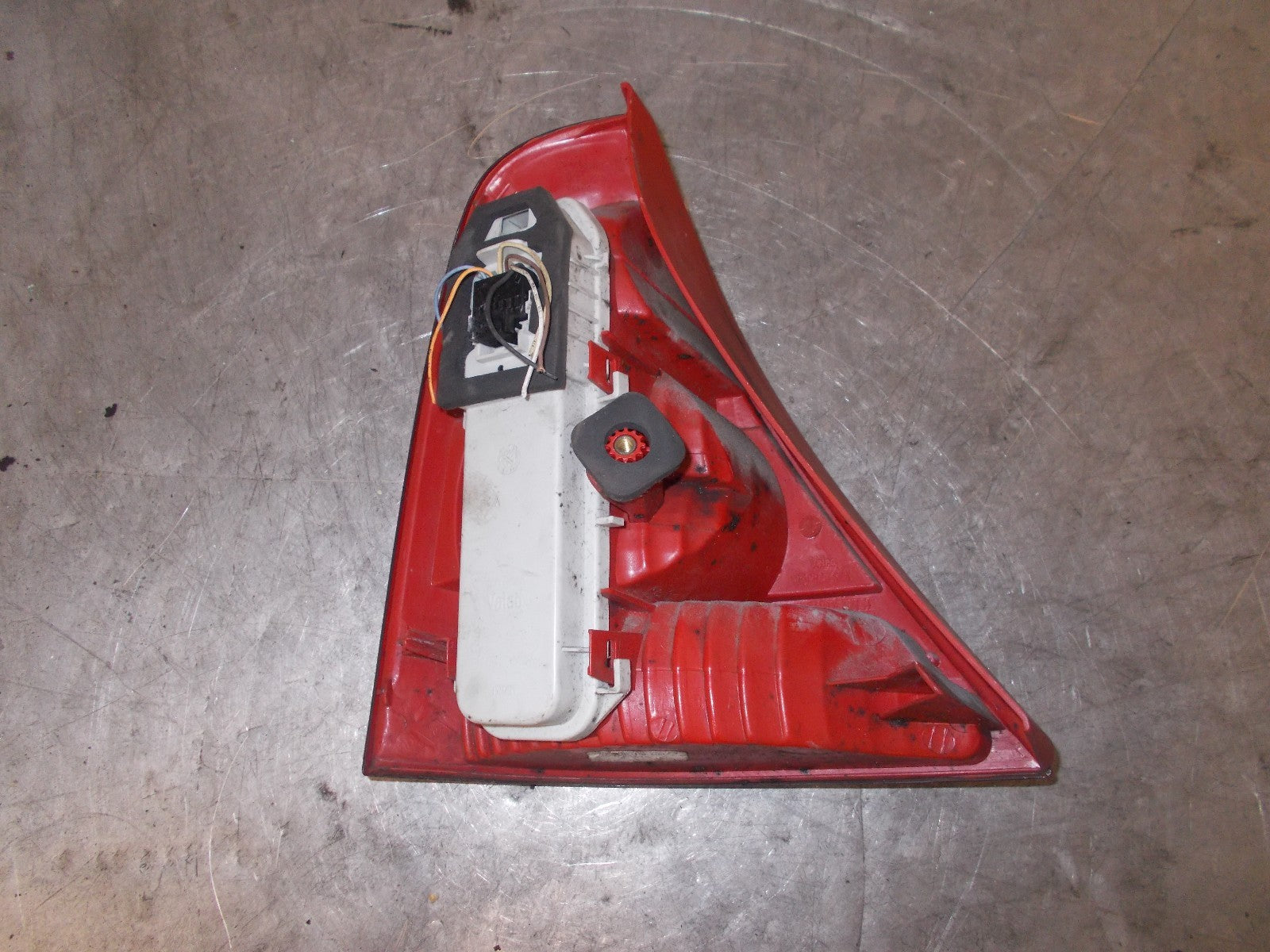 RENAULT CLIO MK2 OSR DRIVER SIDE REAR LIGHT 8200071414