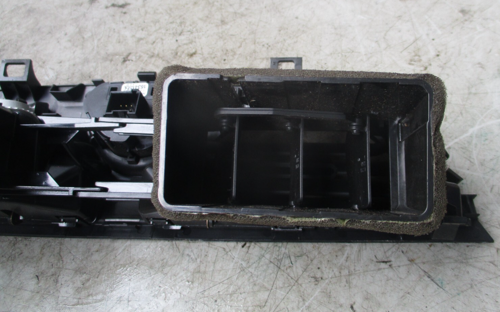 2017 VAUXHALL CORSA E CENTRE CONSOLE WITH AIR VENTS AND HAZARD SWITCH 13384933