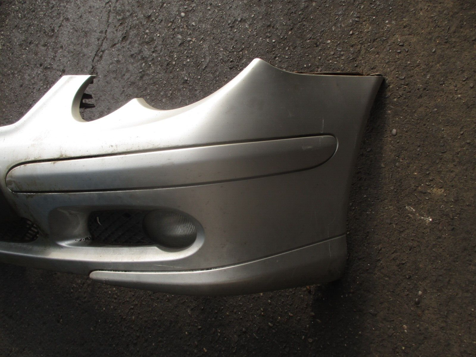 2002 MERCEDES C CLASS COUPE CL203 FRONT BUMPER WITH GRILLES SILVER