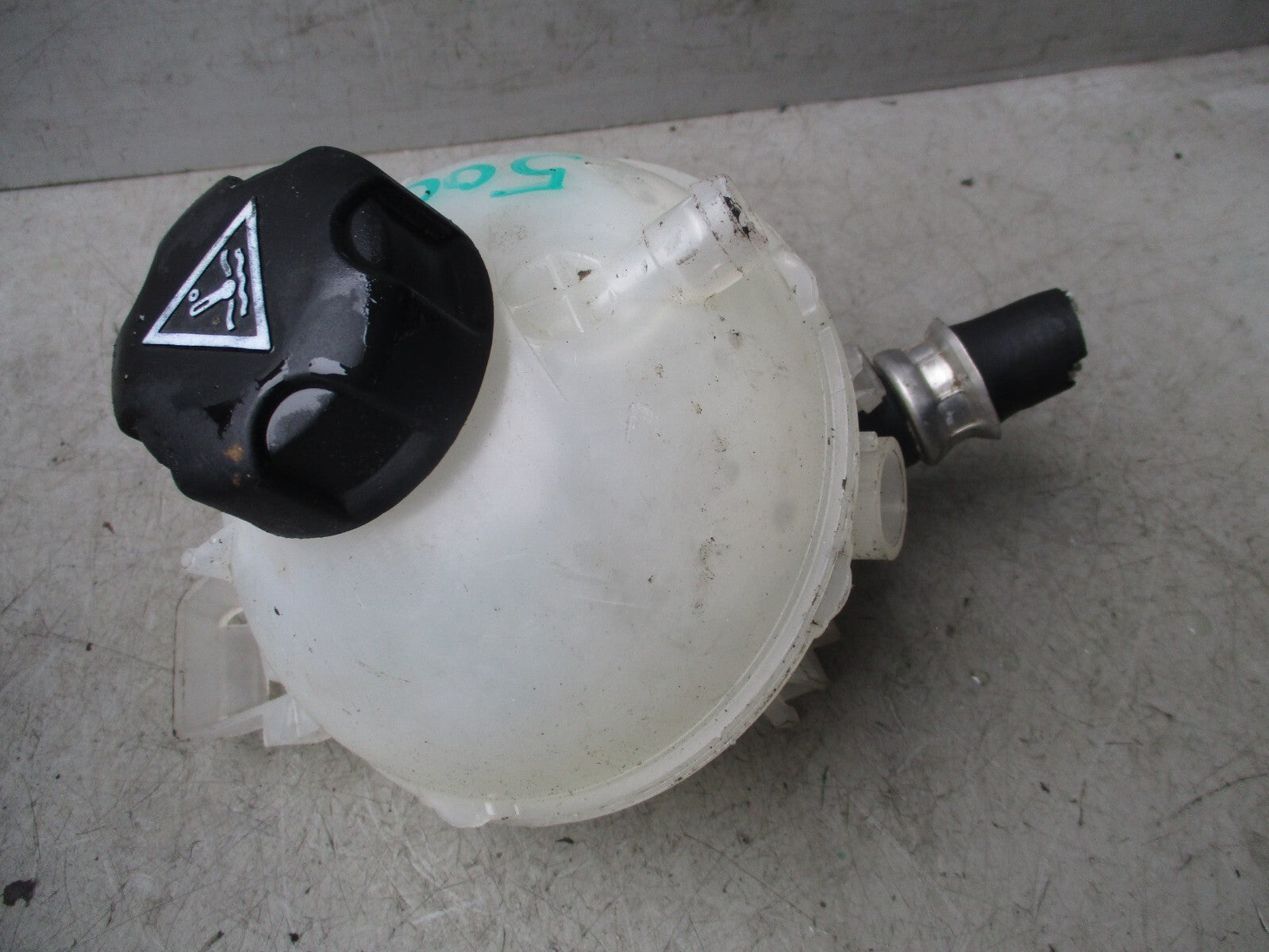 2013 PEUGEOT 5008 MK1 COOLANT WATER EXPANSION TANK OVERFLOW