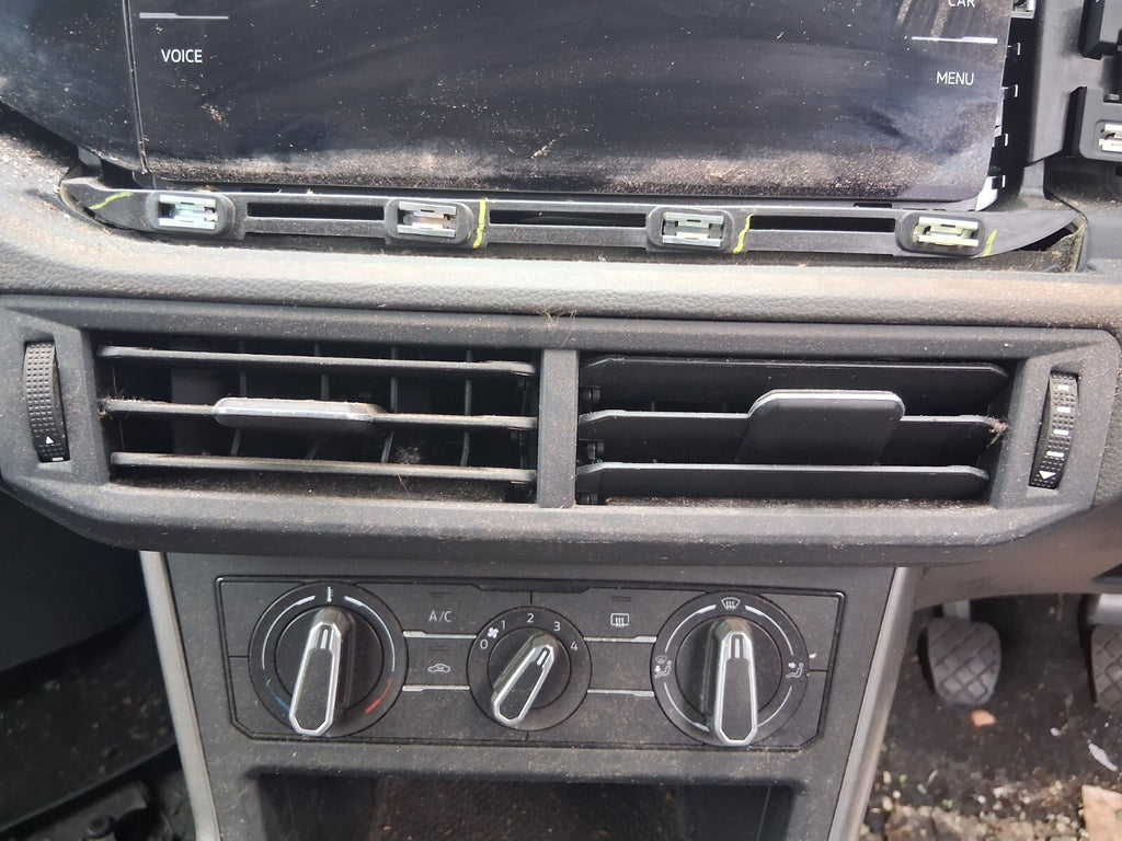 VW VOLKSWAGEN POLO 2018 MK6 CENTRE DASHBOARD FRONT AIRVENT