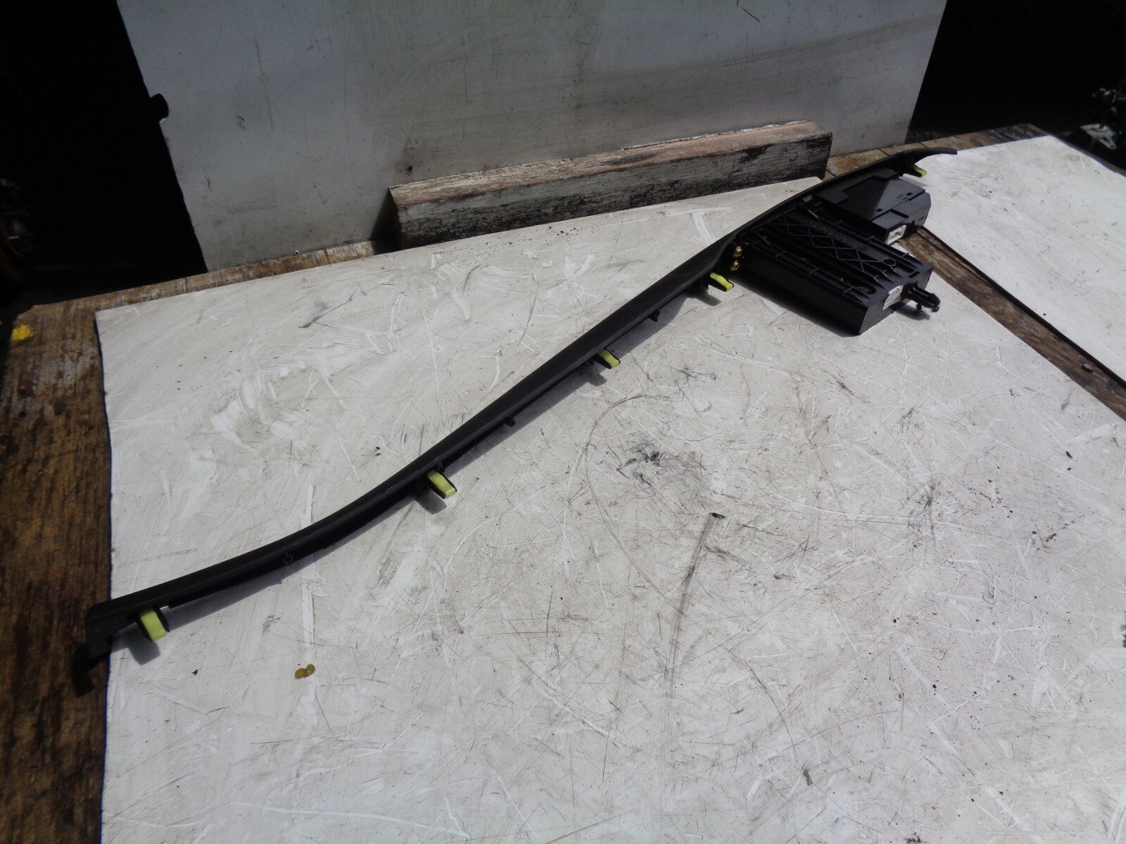 TOYOTA AVENSIS MK2 T250 2007 2.2 DOOR LOCK DEMIST BUTTON CLUSTER 8479005110d