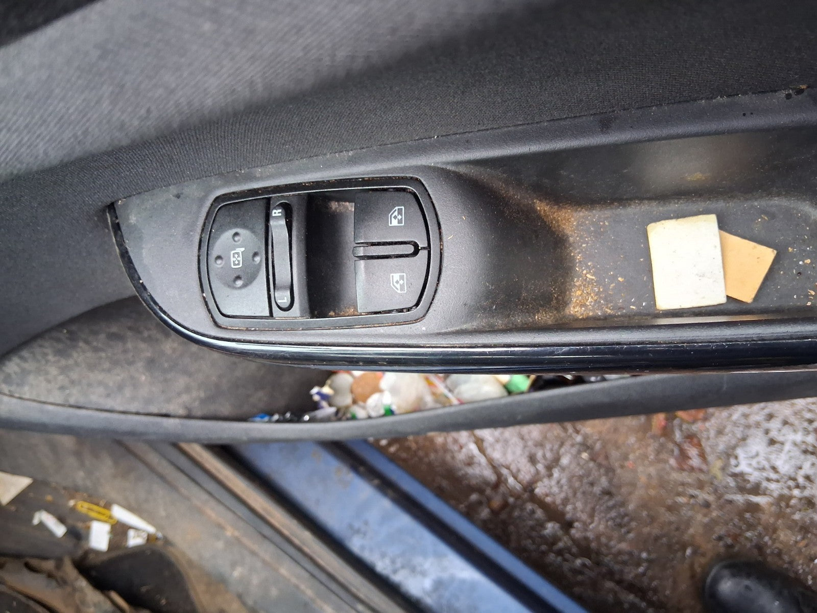 2017 VAUXHALL CORSA E OSF DRIVER SIDE FRONT RIGHT WINDOW CONTROL SWITCH