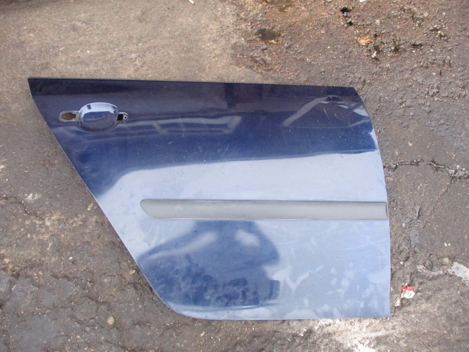 VOLKSWAGEN VW GOLF MK5 2006 OSR DRIVER SIDE REAR EXTERNAL DOOR SKIN BLUE